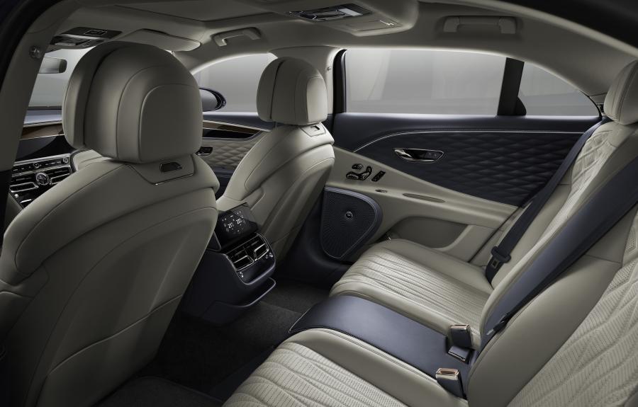 Интерьер Bentley Flying Spur 2019 года  (WW) (фото 19 из 49)